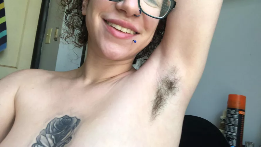 I want more armpit simps beneath my hairy pits 😏😜 [f24] long and still growing!