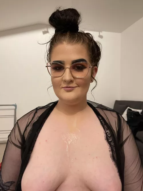 I want more cum on me, itβs not enough!!