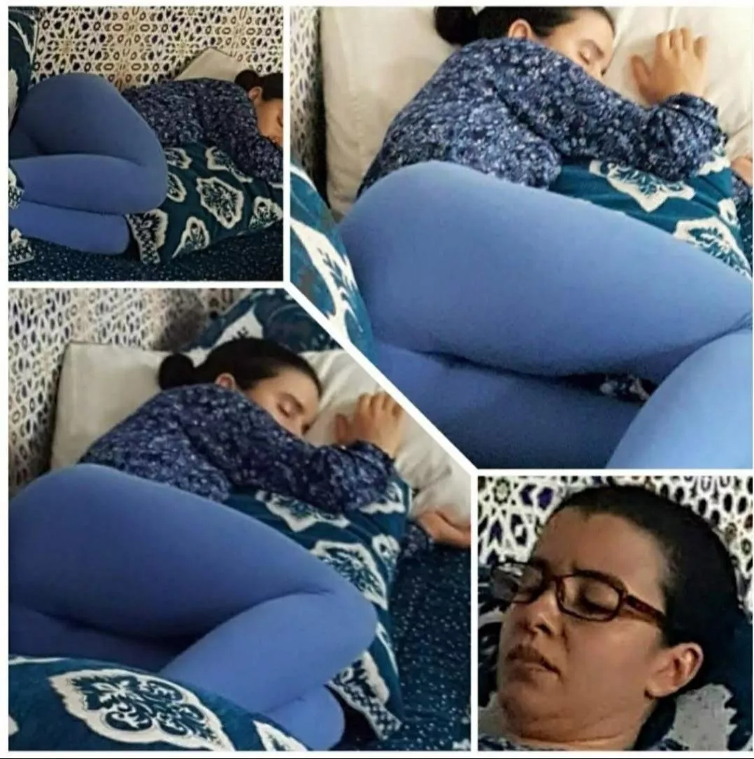 I want reddit to breed my mom each upvote = 1 creampie!