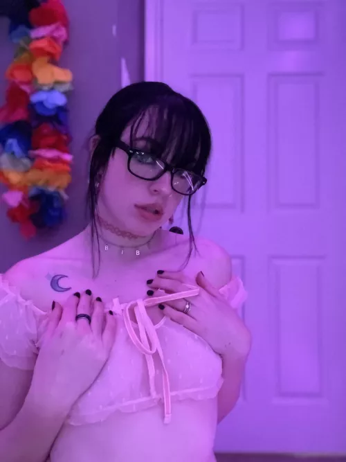 I want to be your glasses, so I can sit on your face all day long π