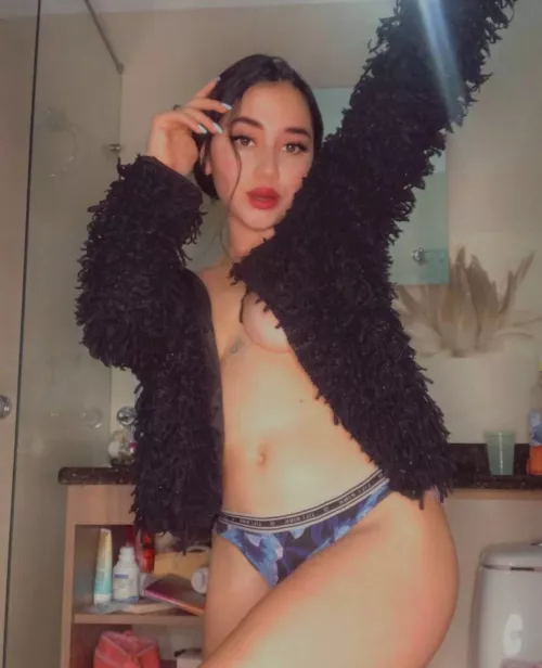 I want to be your secretary, will you let me go dressed like that? I want to be your secretary, will you let me go dressed like that?