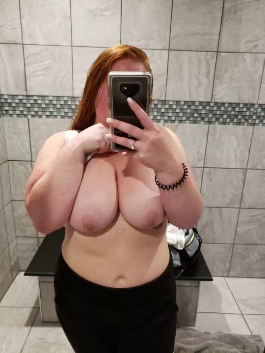 I want to become your new favorite natural redhead π I want to become your new favorite natural redhead π
