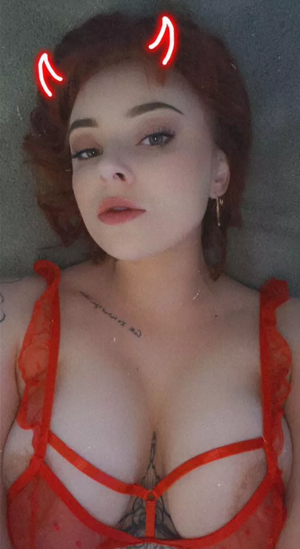 I want to bounce on your cock and watch your face while you empty yourself into me. I want to be your little pocket slut;) I want to bounce on your cock and watch your face while you empty yourself into me. I want to be your little pocket slut;)