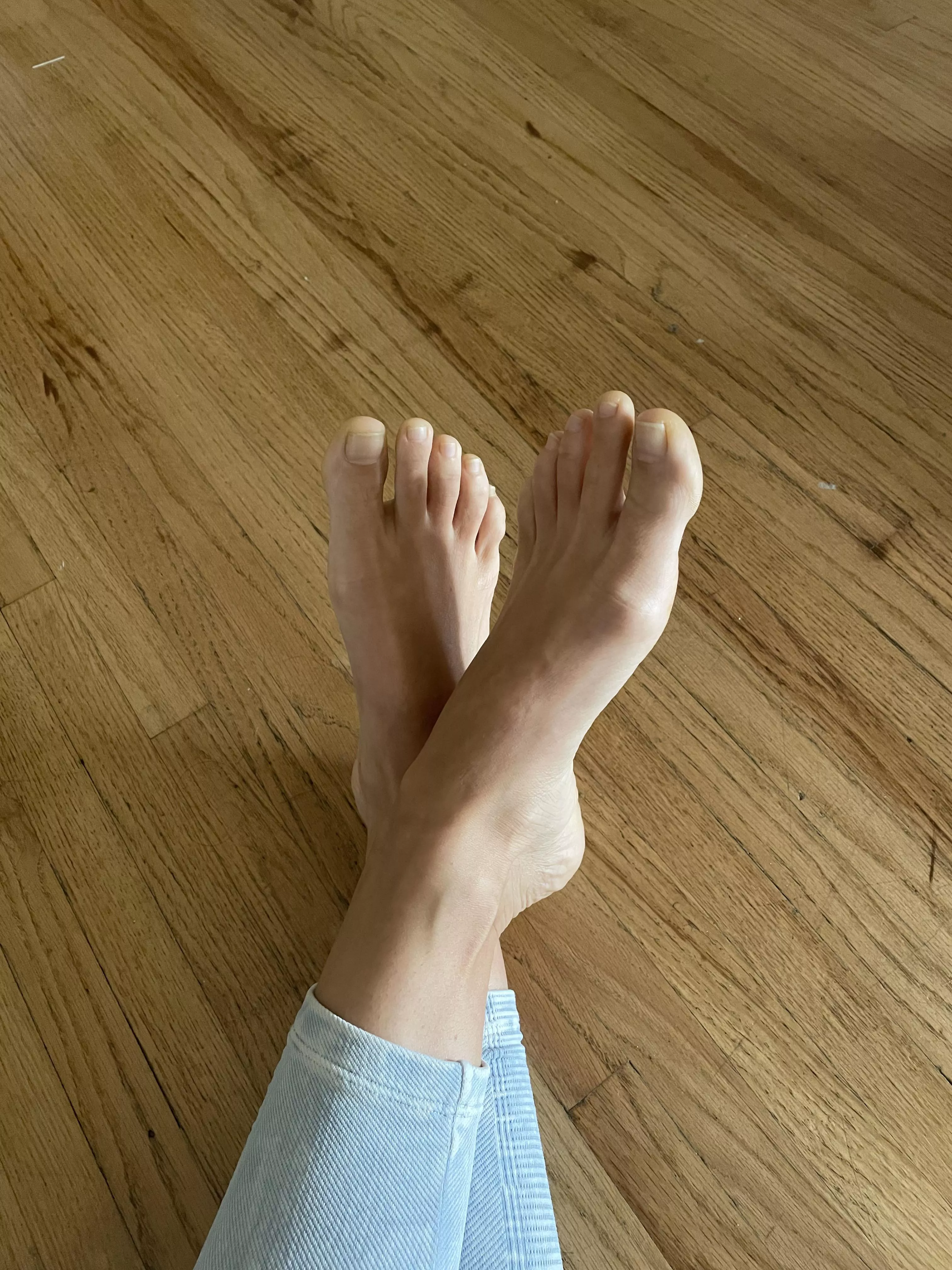 I want to get a pedicure today I want to get a pedicure today
