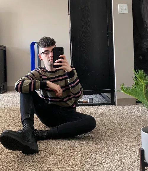 I want to play games but I also want to nap ๐ช