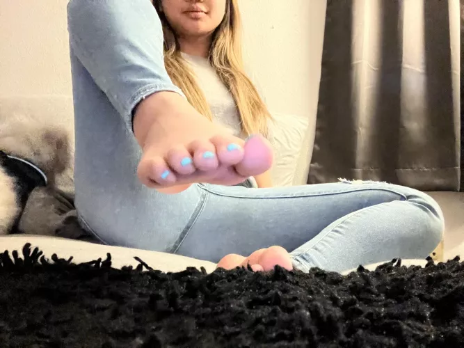 I want to shove my toes in your mouth