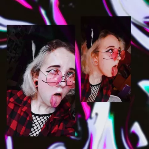 I want to suck your dick so bad… 💦❤️💦💛💦💚💙💦💜💦 I want to suck your dick so bad… 💦❤️💦💛💦💚💙💦💜💦