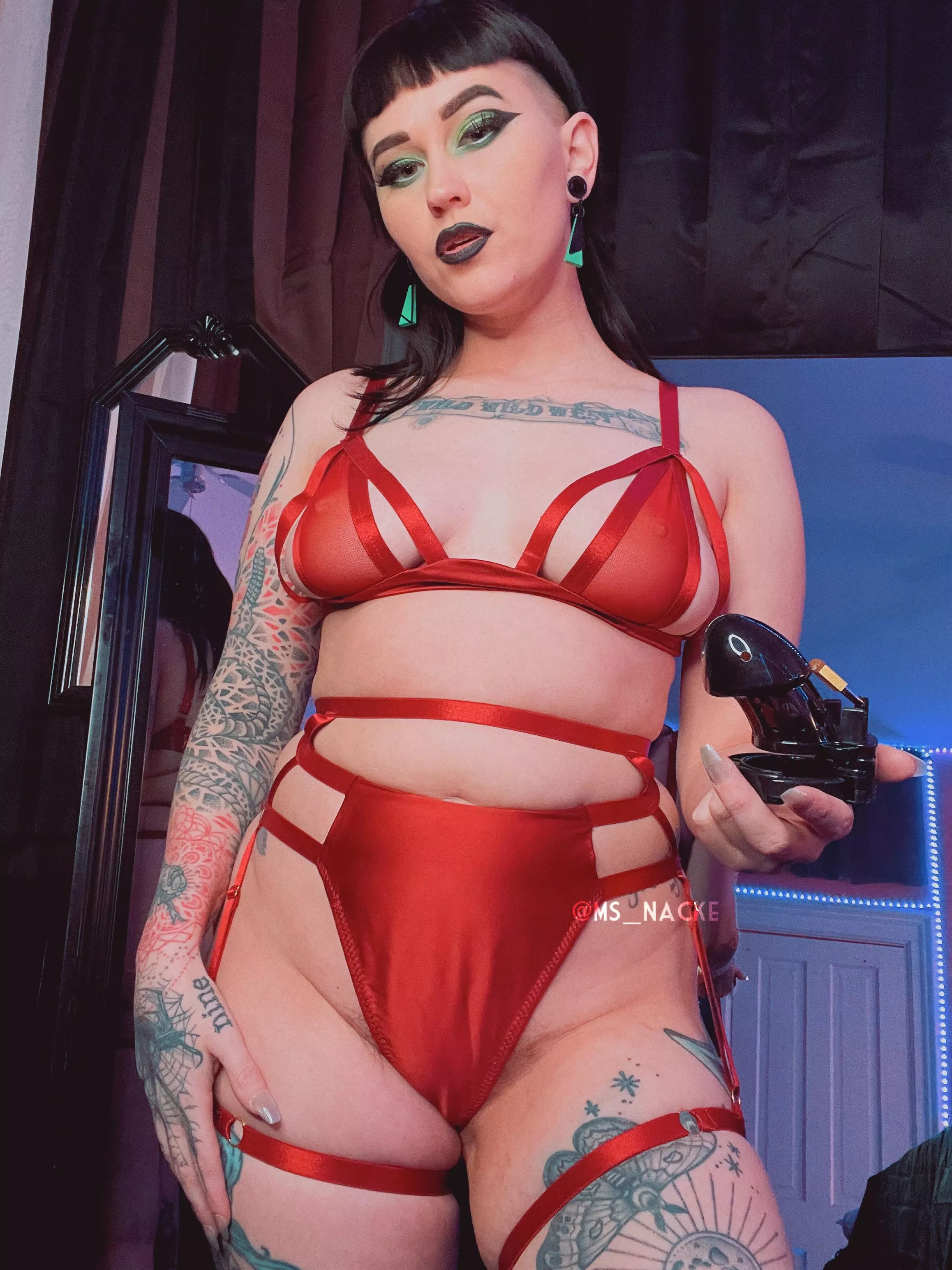 I want you caged and on your knees, now