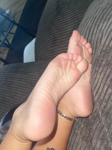 i want you to suck on them alllll night. i want you to suck on them alllll night.