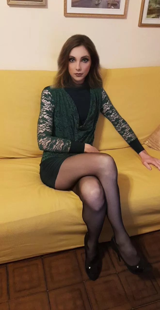 I wanted to try a filter with my favorite dress and I felt really sexy.