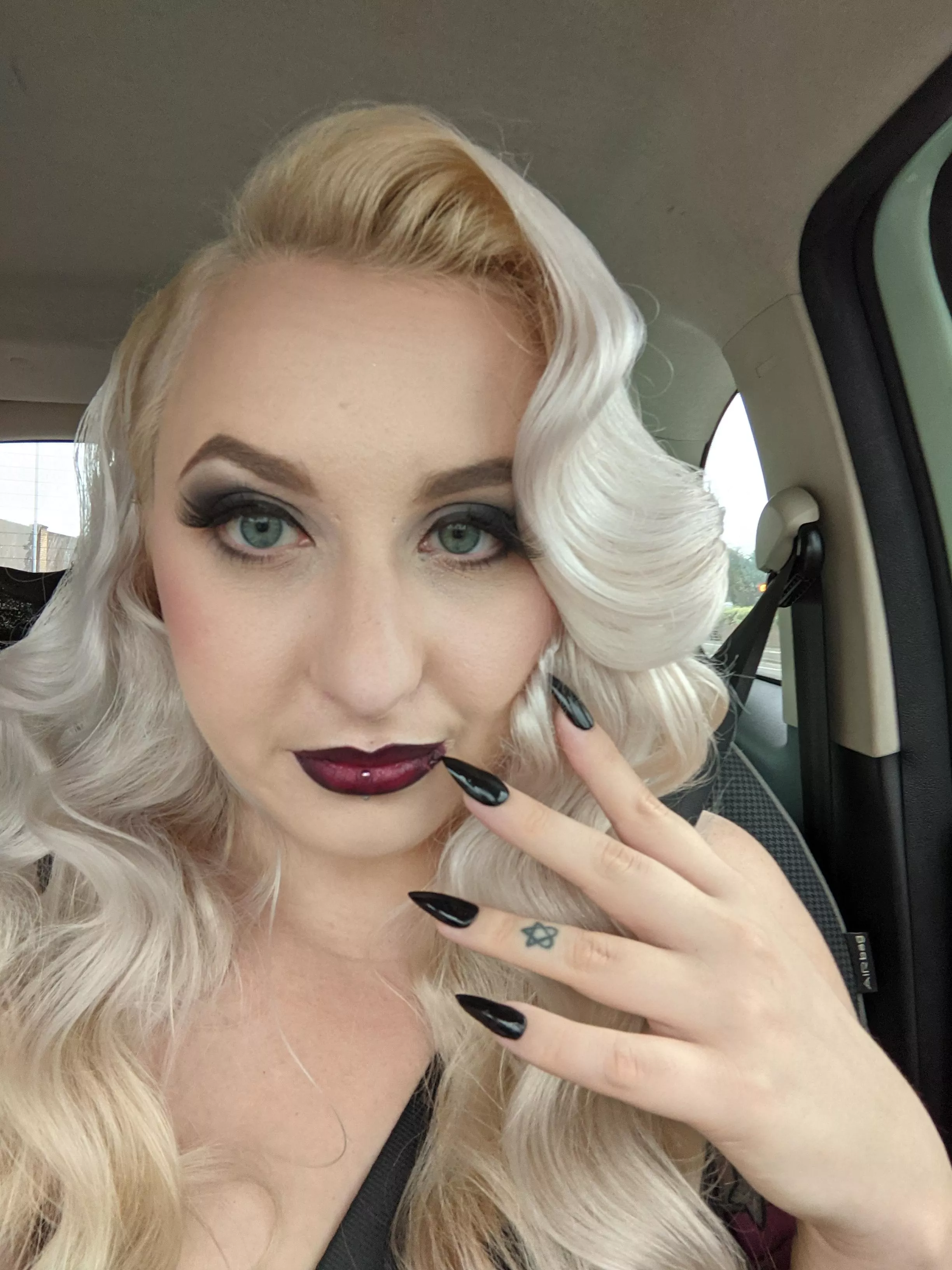 I was loving this glamour ghoul vibe I was loving this glamour ghoul vibe