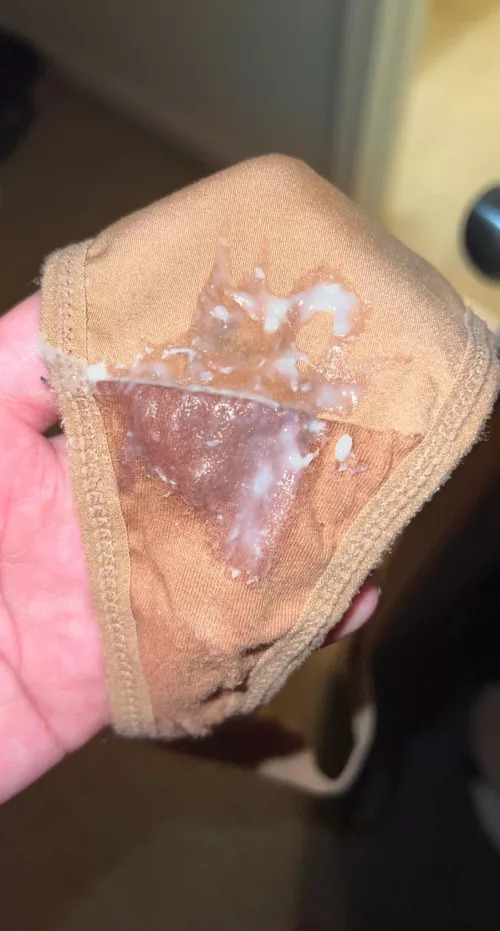 I was super creamy after fucking myself for an hour today 💦
