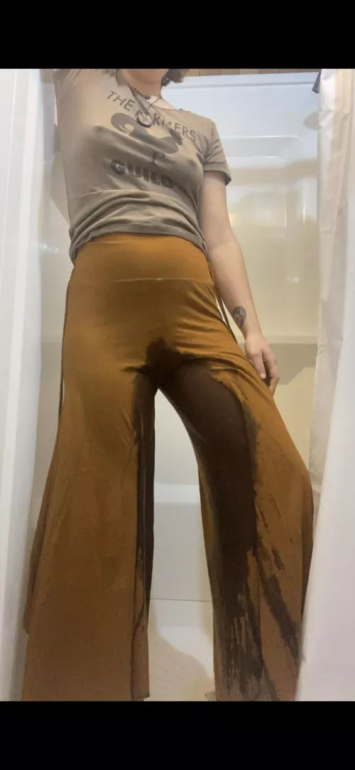 i wet my favorite flowy pants π