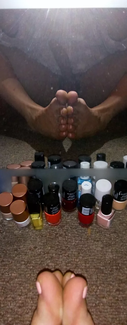 I will let you choose this time 👍🗳️💅♥️👣