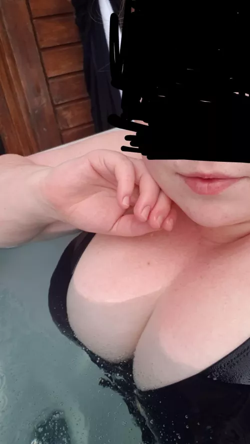 I wish I was still in a hot tub [F34] [OC]