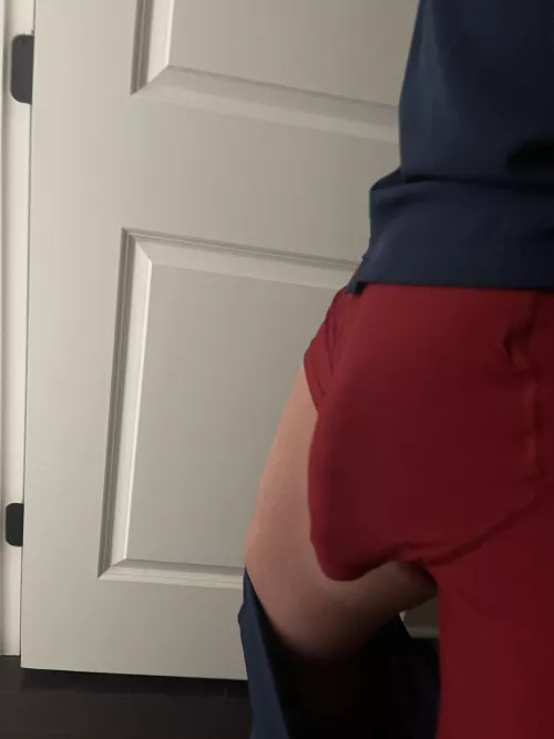 I wish I would have been an underwear model. I love showing my bulge and having it stared at😉