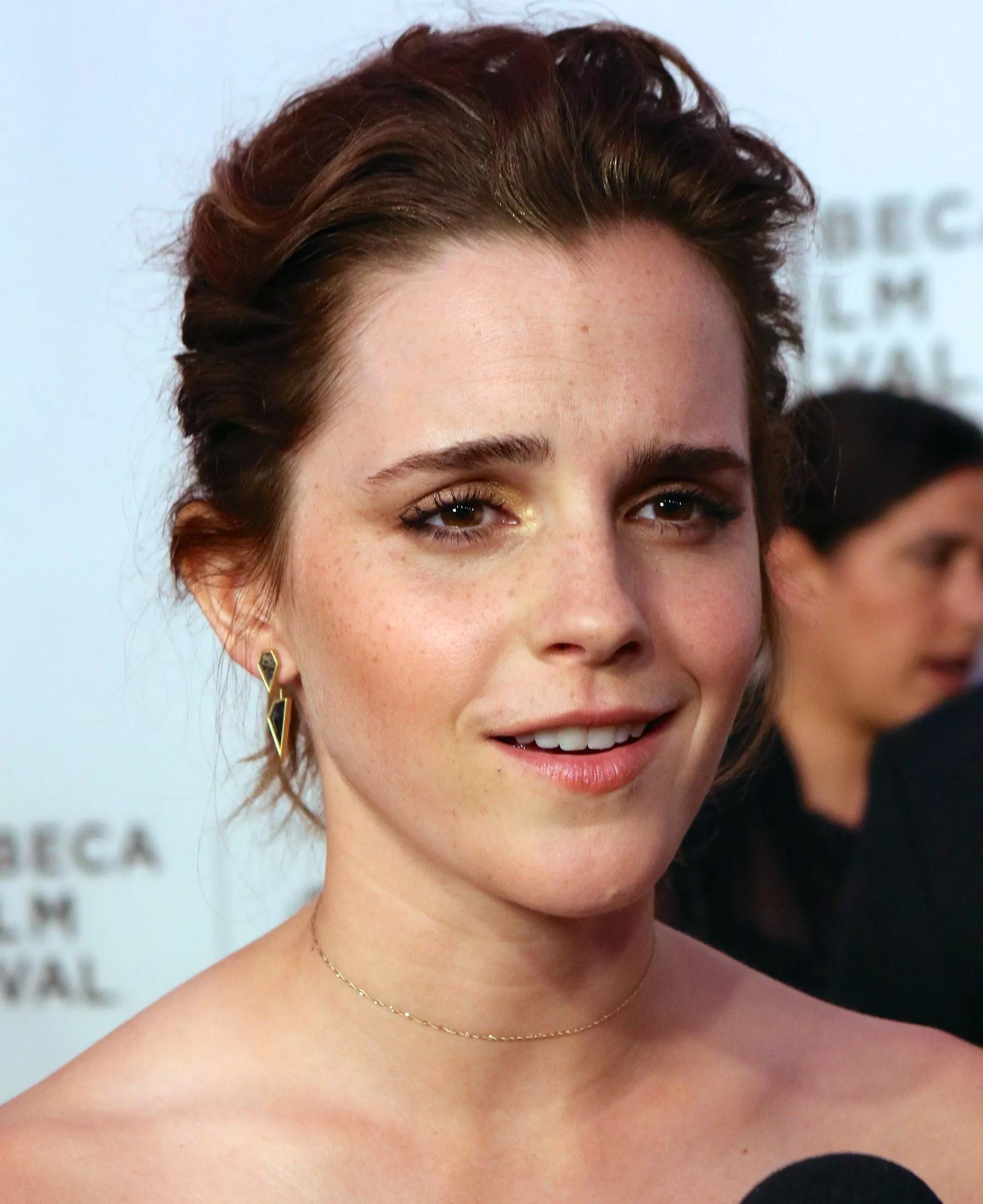 I wish we could give Emma Watson a hot bukkake so she's dripping in cum I wish we could give Emma Watson a hot bukkake so she's dripping in cum