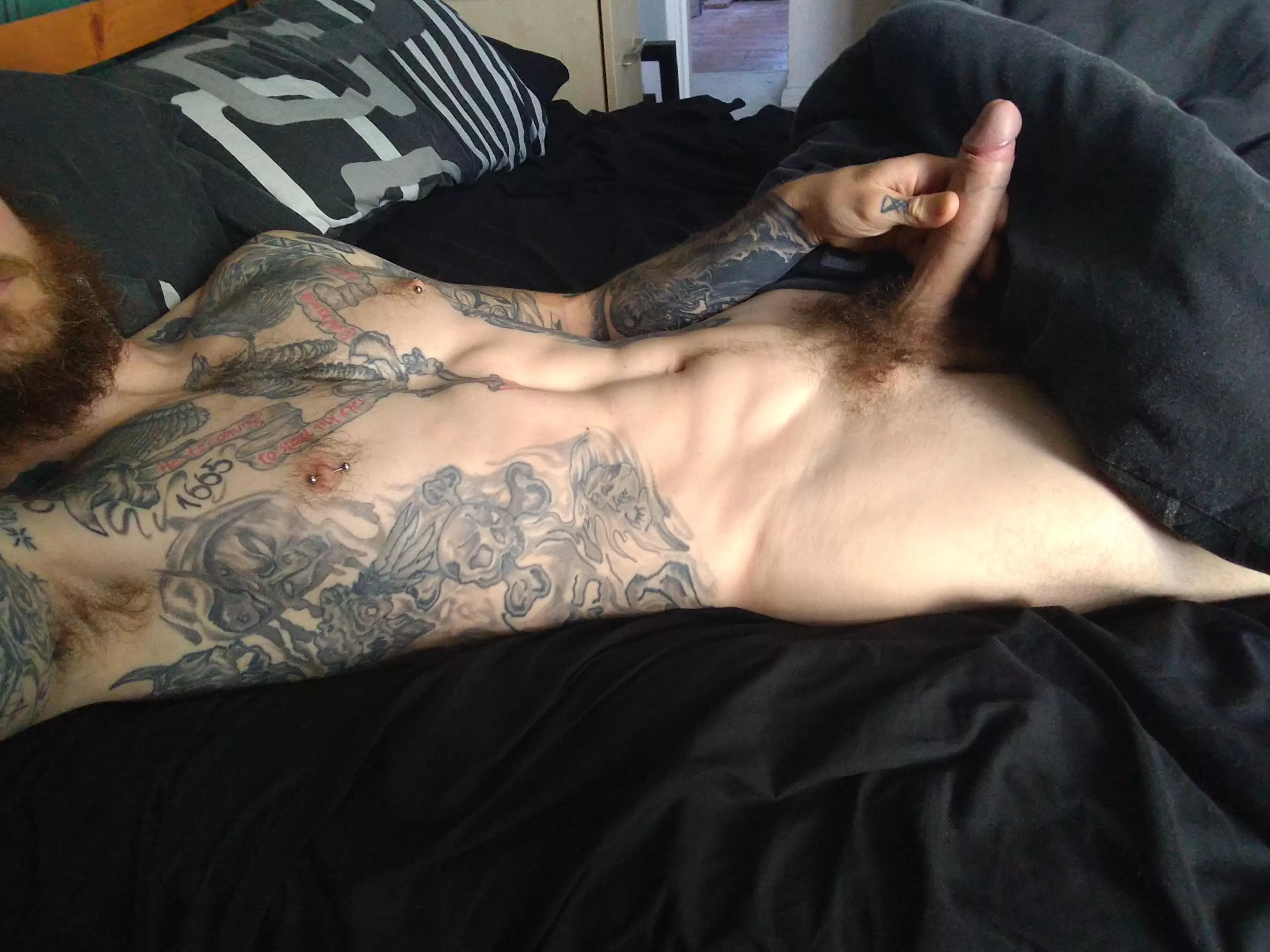 I woke up very hard this morning. Who wants to lend a hand? I woke up very hard this morning. Who wants to lend a hand?