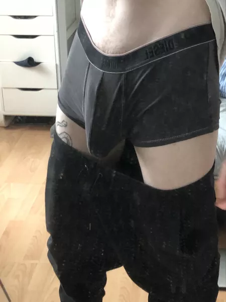 I wonder how long till my housemates notice Iβm hard all day