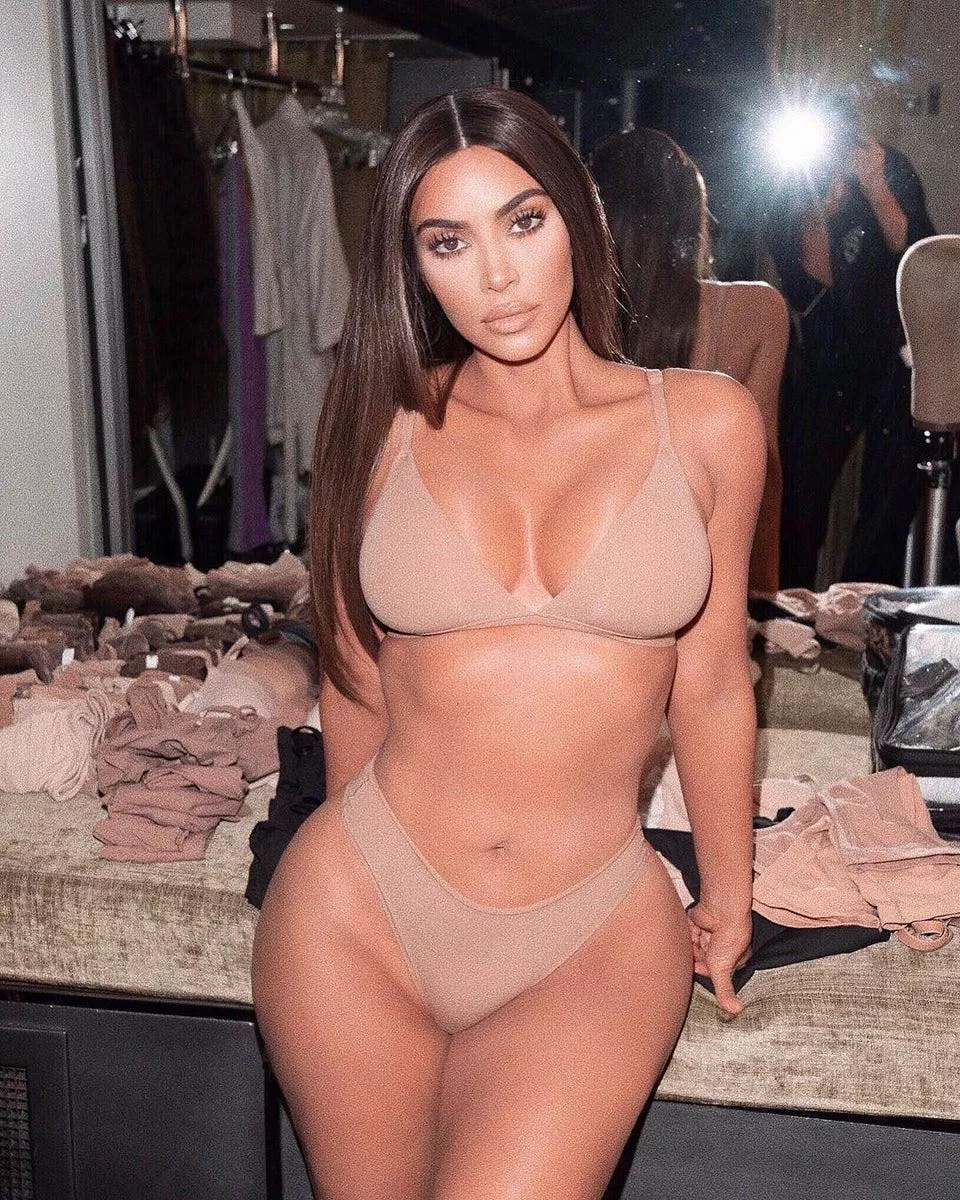 I wonder how many buds it would take to cover Kim Kardashian in cum I wonder how many buds it would take to cover Kim Kardashian in cum
