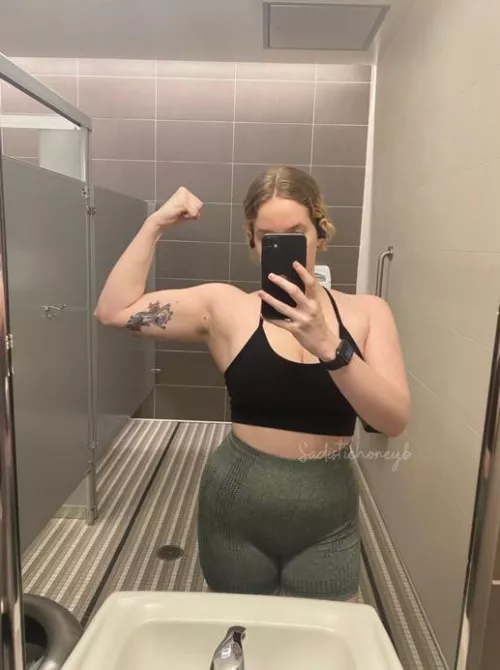 I wonder how many weak boys/girls I can pin down, leaving them so helpless underneath Me 🤤