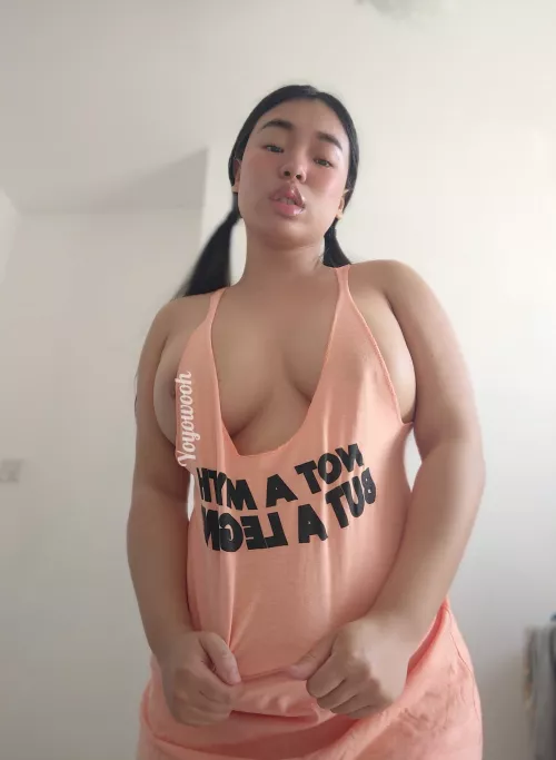 I wonder if I can wear this vest to the gym?