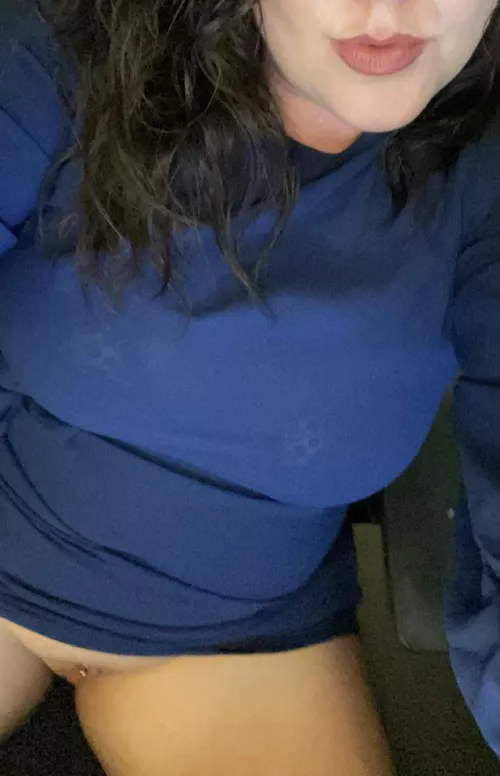 I wonder if work knows how slutty my #FuckFriday will be 💋 [F]40