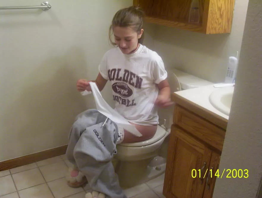 I wonder what her favorite sports team is... I wonder what her favorite sports team is...