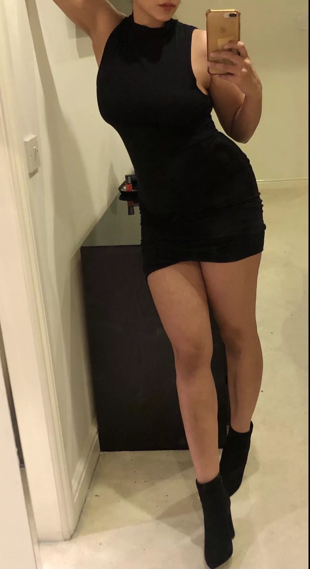 I wore this little black dress with no bra because I love how guys can't take their eyes off my body 😈 British Asian I wore this little black dress with no bra because I love how guys can't take their eyes off my body 😈 British Asian