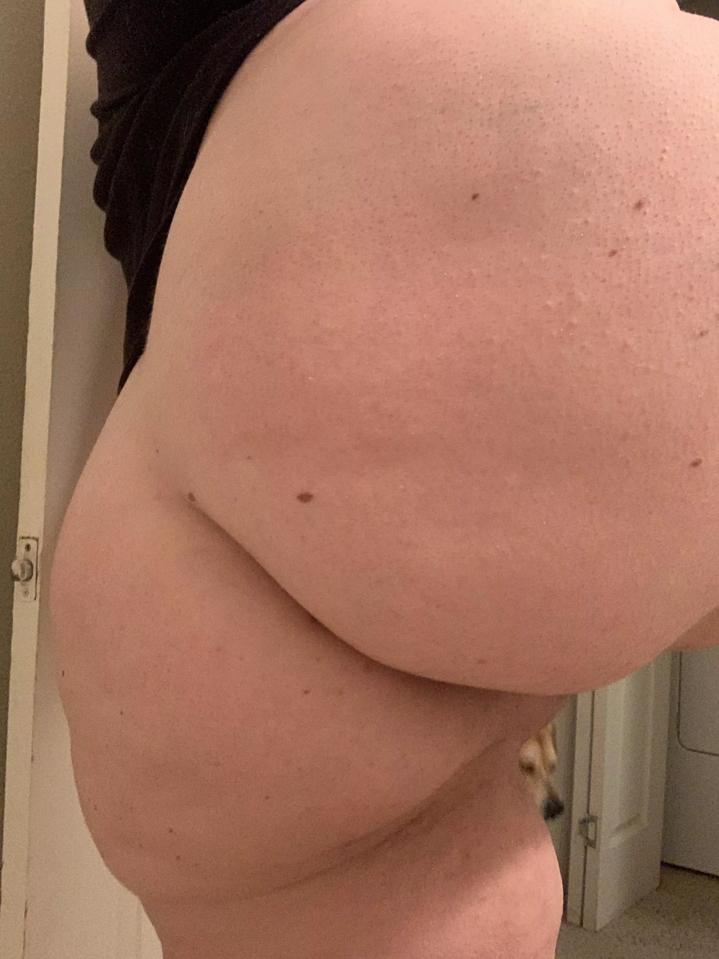 i work from home now, so that means you can come dick me down daddy 😍😇