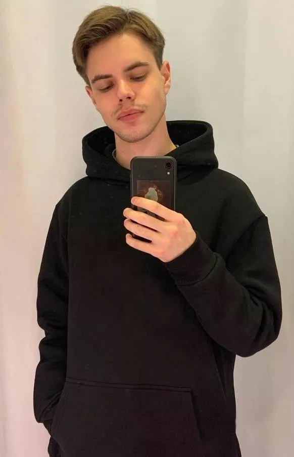 I would like to make new friends in Reddit. I'm from Russia, so if you know Russian language that's would be great. Have a good weekend! ☀️