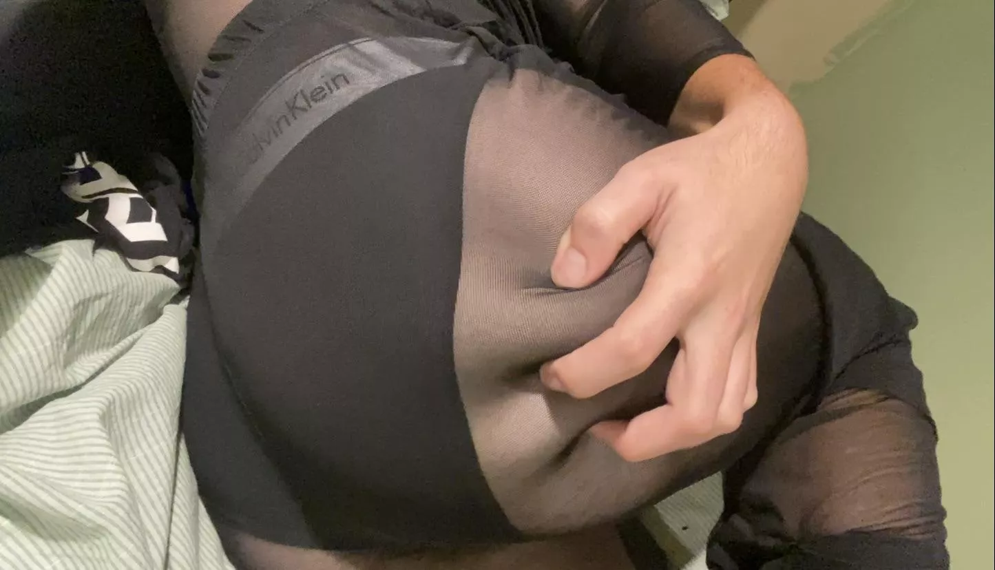 I would love for my booty to be drawn I would love for my booty to be drawn