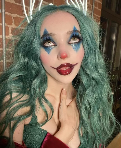 I would love to use Dove Cameron’s face 🥵 I would love to use Dove Cameron’s face 🥵