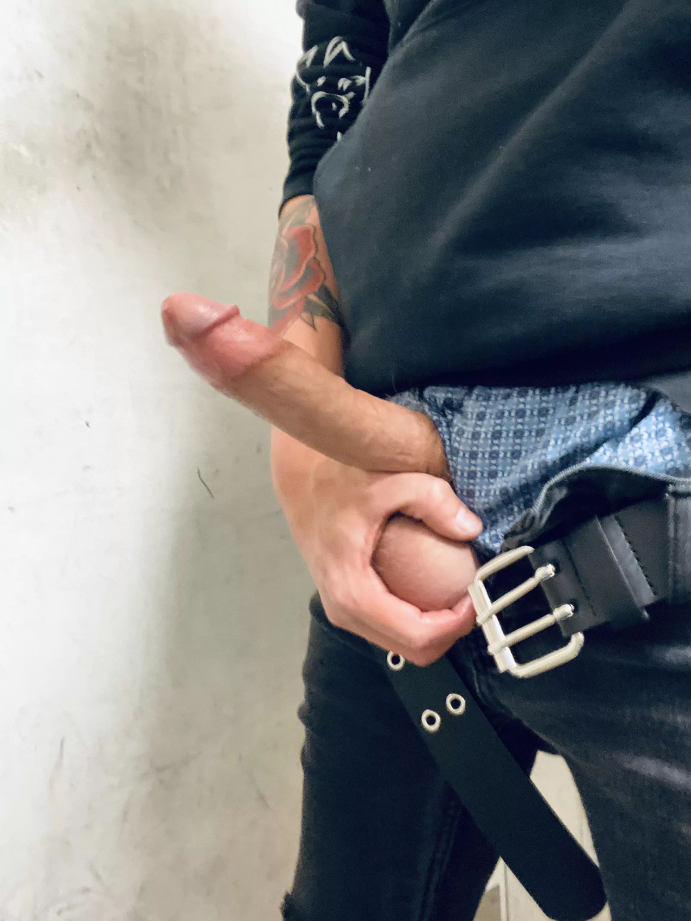 I would say my balls are more than a handful 😈