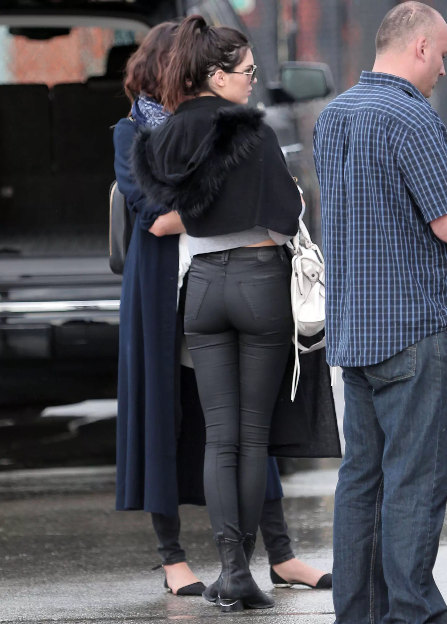 i would sniff on her ass idc if she farts on my face