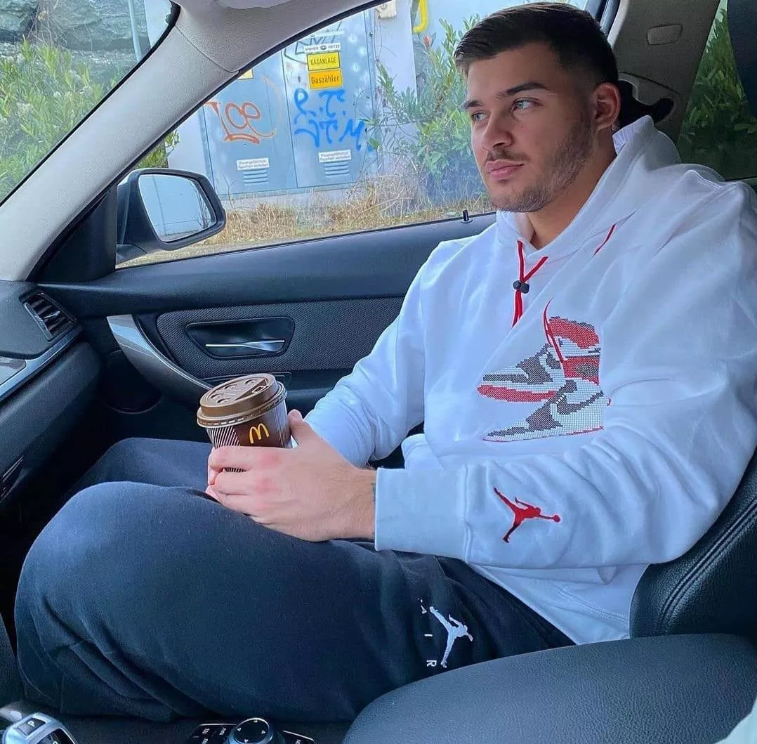 I zone out alot. Been doing this while playing DbD on xbox too. Lol... ✌️