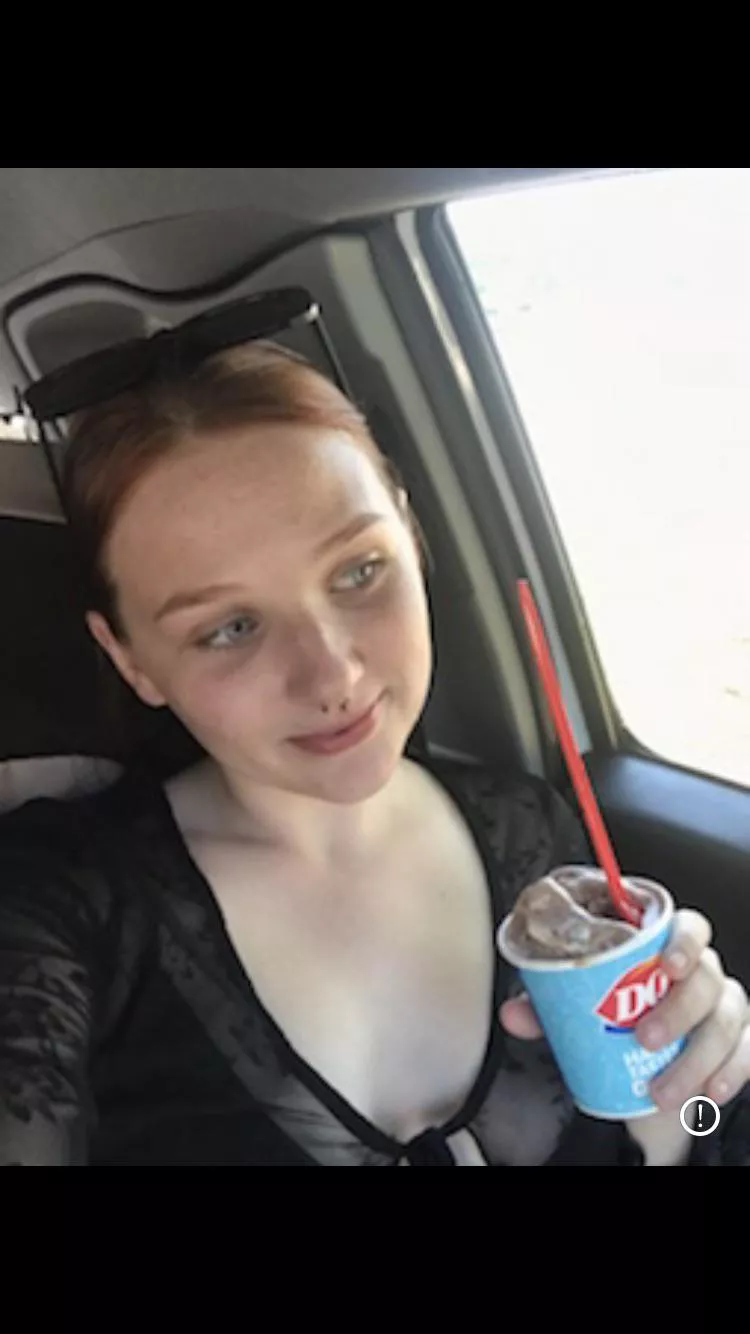 ice cream ?? message me to see details ? dms welcome to all! I take request.