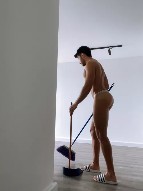 I’d like to offer my cleaning services 💦