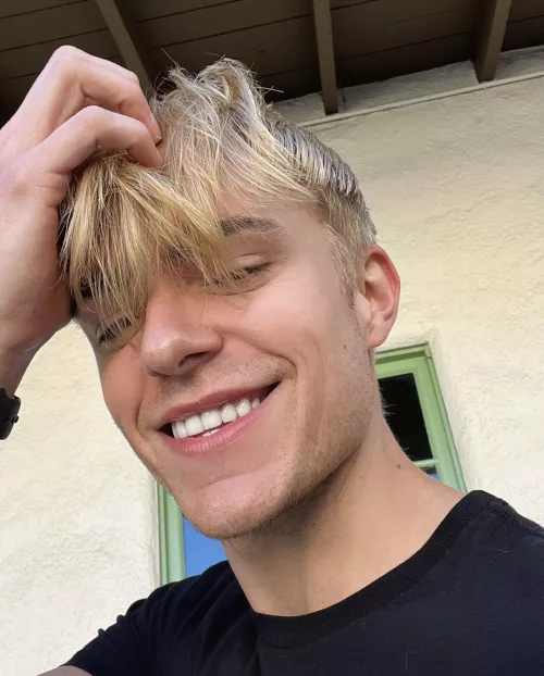 I’d love some Reddit suggestions, what are some of your favorite topics or subreddits to follow? 🤍