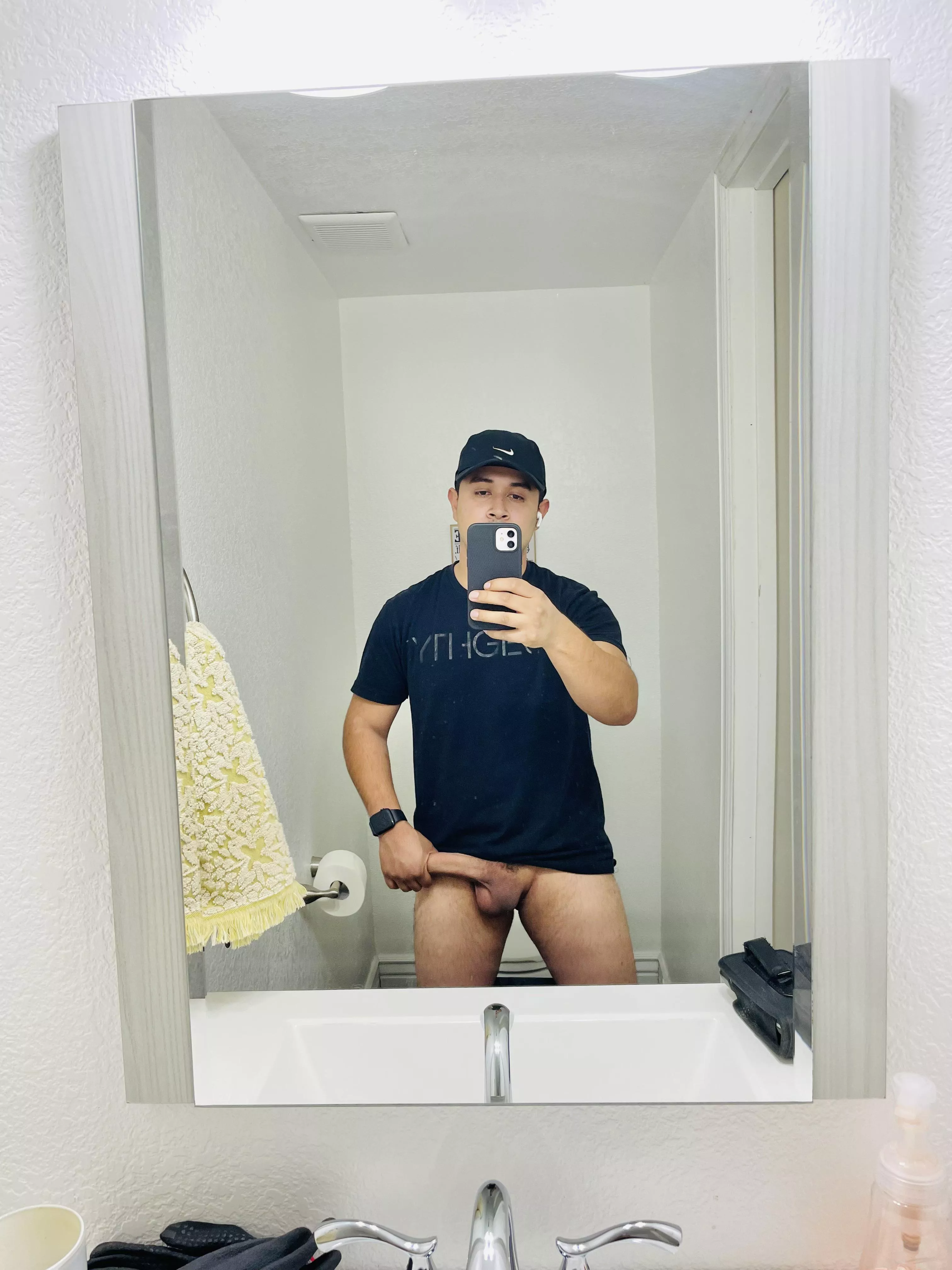 I’d love to feel your warm throat 🤤