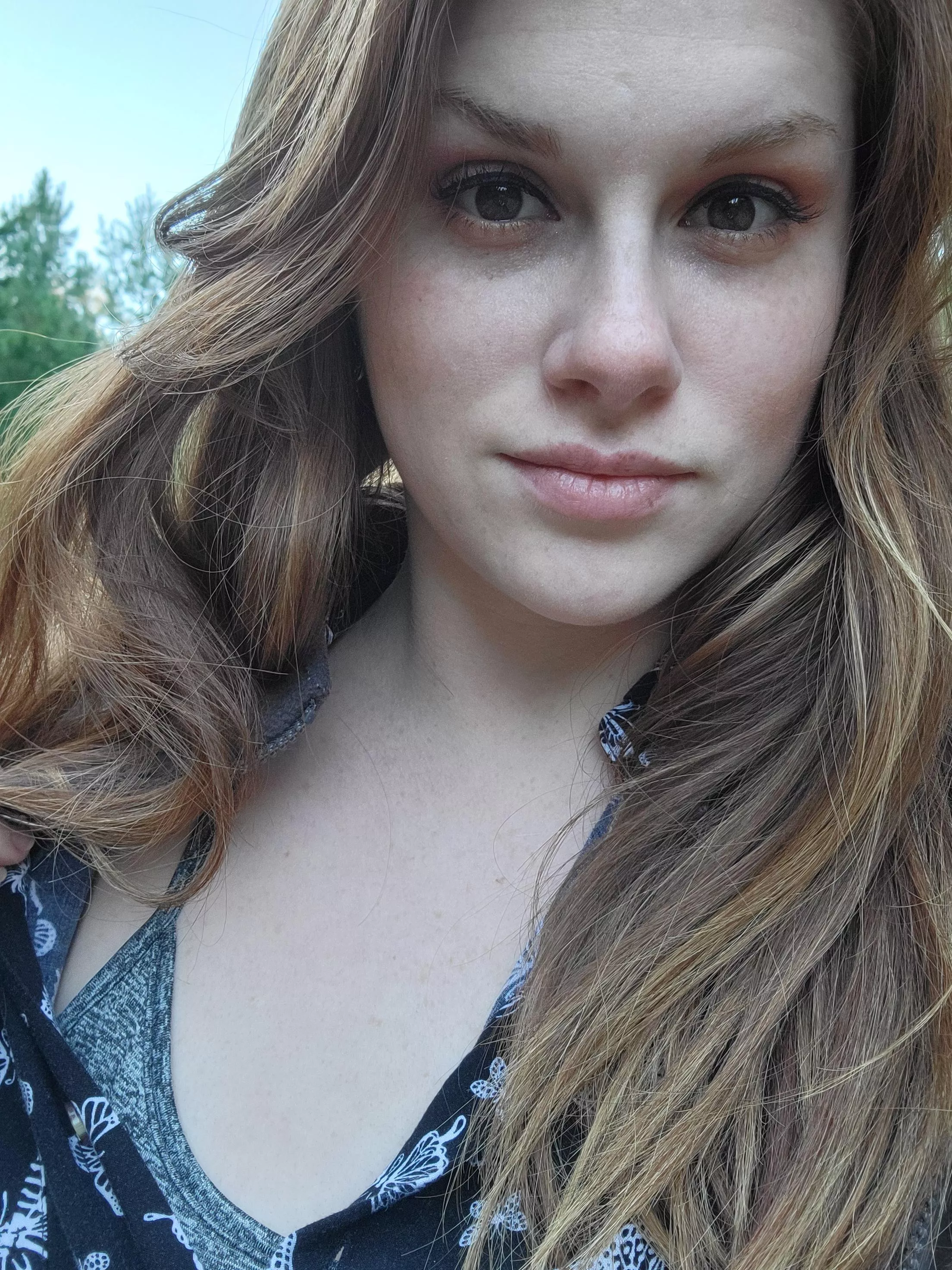 I'd love to show you all my freckles as the sun goes down 😜 I'd love to show you all my freckles as the sun goes down 😜