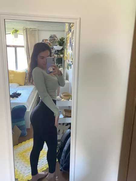 i’d love to show you what i’m hiding😉 i’d love to show you what i’m hiding😉