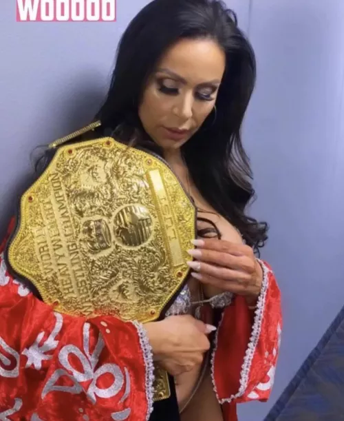 Iβd wrestle her for that belt