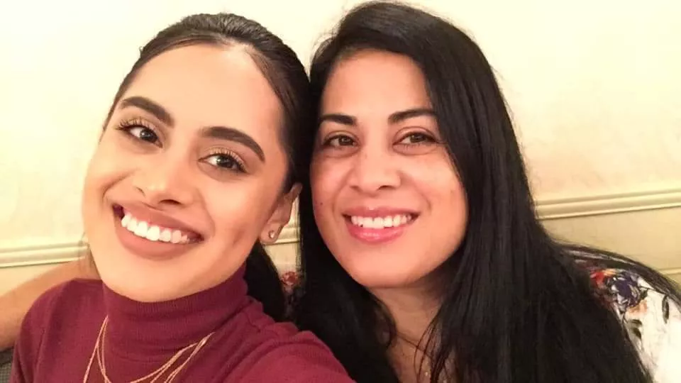 Idalis and Marisol 🇲🇽. 6 Mexican holes to choose from. Who do you want? Idalis and Marisol 🇲🇽. 6 Mexican holes to choose from. Who do you want?