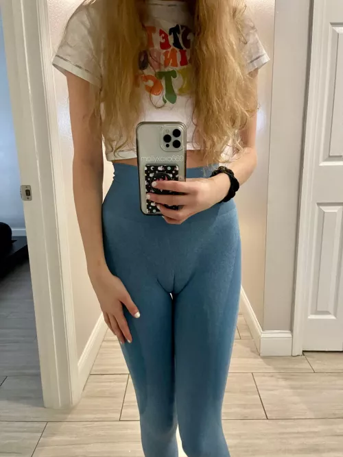 Idk if I should wear my new yoga pants in public or not