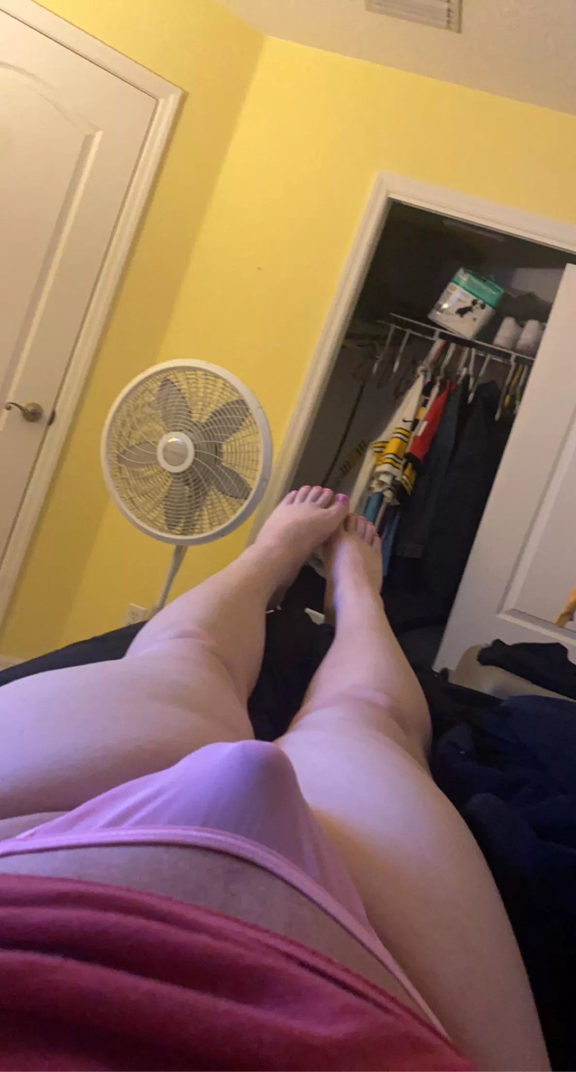 Idk if my feet are cute or not 🥺