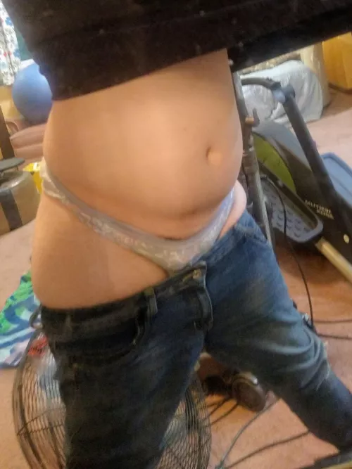 If any muscular black guys with large dongs would like to chat, I would love that ππ