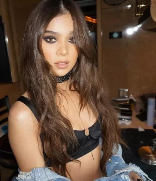 If Hailee Steinfeld was jerking you off, what’s something she could say that would make you cum immediately?