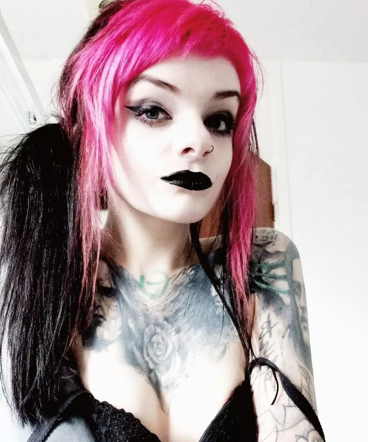 If I made you hard it's my responsibility to suck you off (; If I made you hard it's my responsibility to suck you off (;