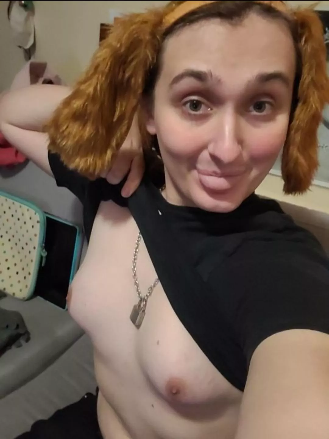 If I show my boobs can I sleep on the bed with master? (TransF)